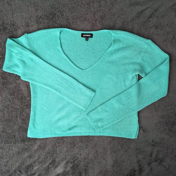 Soft, V-Neck Cropped Sweater from Express, Women's Size Medium - Picture 1 of 3